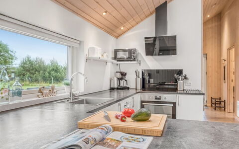Imke - 1Km from the Sea: Holz, Flooring, Interior Design, Küche, Decke, Countertop, Fussboden, Holzboden, Möbel, Küchengerät