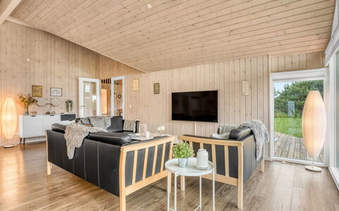 Imke - 1Km from the Sea: Holz, Flooring, Holzboden, Interior Design, Decke, Fussboden, Zuhause, Möbel, Hartholz, Wohnzimmer