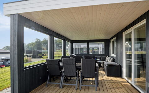 Alka - 500M from the Sea: Holz, Flooring, Fussboden, Veranda, Tür, Holzboden, Zuhause, Deck, Decke, Holzbeize