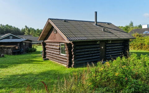 Barni - 7Km from the Sea: Haus, Dach, Zuhause, Hütte, Schuppen, Gartenbauten, Abstellgleis, Garten, Blockhaus, Hütte