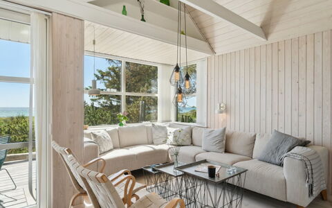 Klint - 25M from the Sea: Flooring, Interior Design, Möbel, Holz, Holzboden, Fussboden, Decke, Wohnzimmer, Zuhause, Couch