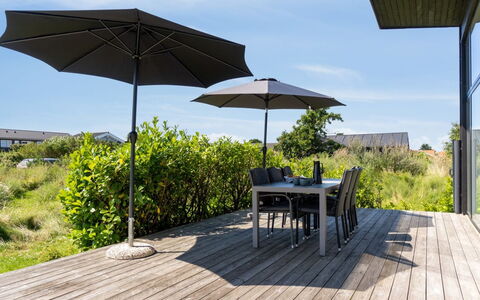 Bæver - 200M from the Sea: Holz, Zuhause, Veranda, Deck, Hartholz, Dach, Holzbeize, Holzboden, Eco Hotel