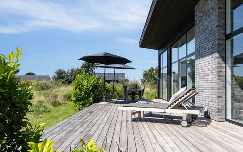 Bæver - 200M from the Sea: Holz, Zuhause, Veranda, Deck, Hartholz, Dach, Holzbeize, Holzboden, Eco Hotel