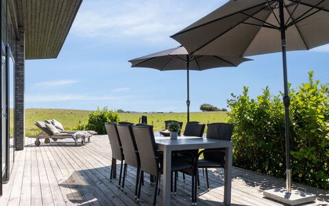 Bæver - 200M from the Sea: Holz, Zuhause, Veranda, Deck, Hartholz, Dach, Holzbeize, Holzboden, Eco Hotel