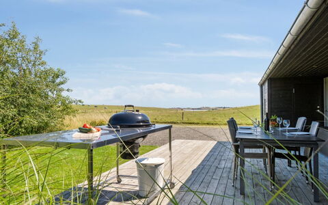 Bæver - 200M from the Sea: Holz, Zuhause, Veranda, Deck, Hartholz, Dach, Holzbeize, Holzboden, Eco Hotel