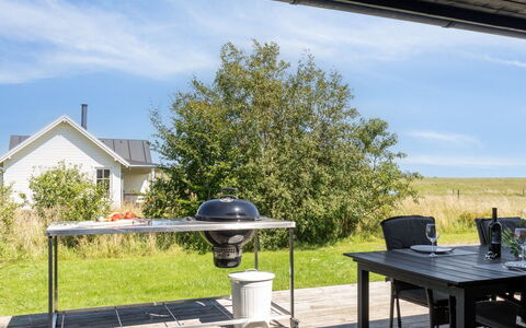 Bæver - 200M from the Sea: Holz, Zuhause, Veranda, Deck, Hartholz, Dach, Holzbeize, Holzboden, Eco Hotel