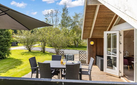Sylwia - 250M to the Fjord: Dachdecken, Hütte, Haus, Dach, Zuhause, Bauernhaus, Hütte, Estate, Dorf