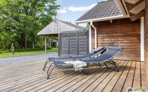Sylwia - 250M to the Fjord: Dachdecken, Hütte, Haus, Dach, Zuhause, Bauernhaus, Hütte, Estate, Dorf