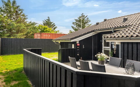Ani - 700M from the Sea: Holz, Zuhause, Veranda, Deck, Hartholz, Dach, Holzbeize, Holzboden, Eco Hotel