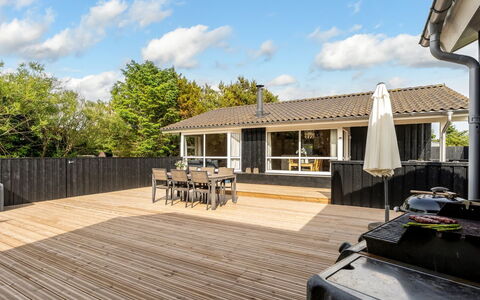 Ani - 700M from the Sea: Holz, Zuhause, Veranda, Deck, Hartholz, Dach, Holzbeize, Holzboden, Eco Hotel