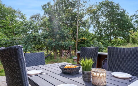 Unge - 2.9Km from the Sea: 
