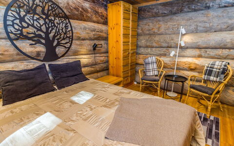 Kelokanerva: Schlafzimmer, Bett, Bedding, Bettdecke, Holz, Flooring, Interior Design, Fussboden, Möbel, Bettrahmen