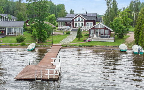 Villa Sirpia: Haus, Zuhause, Hütte, Watercraft, Boot, Estate, See, Veranda, Bauernhaus, Boote Und Boating - Geräte Und Materialien