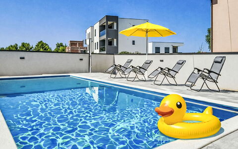 Jurica: Schwimmbad, Verbundwerkstoff, Resort, Wohnung, Gartenmöbel, Hotel, Sonnenliege, Balkon, Villa, Eco Hotel