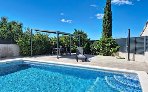 Nancy: Blau, Schwimmbad, Verbundwerkstoff, Resort, Gartenmöbel, Schatten, Eco Hotel, Water Feature, Fliese, Landscaping