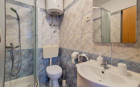 Nancy: Interior Design, Flooring, Fussboden, Armatur, Bad Sink, Zimmer, Sinken, Möbel, Installation, Badezimmer