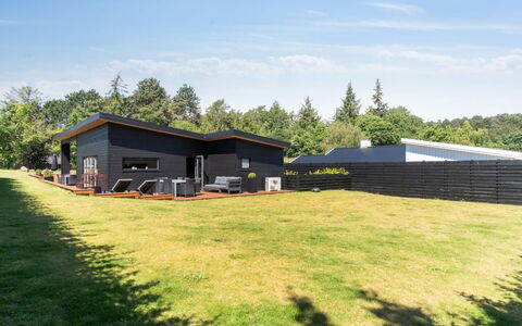 Thorkjell - 350M from the Sea: Holz, Zuhause, Veranda, Deck, Hartholz, Dach, Holzbeize, Holzboden, Eco Hotel