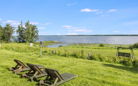 Mansikkaranta 2: Gras, Wiese, Landschaft, Grundstueck, Einfach, Rasen, Wiese, Landscaping, Garten, Ufer