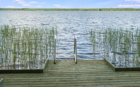 Mansikkaranta 3, Osittain Esteetön: Wasser, Gewässer, Promenade, Dock, See, Hartholz, Planke, Deck, Walkway, Sumpf