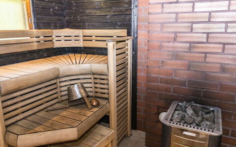 Kesäranta: Holz, Flooring, Fussboden, Möbel, Holzboden, Interior Design, Etagenbett, Zimmer, Holzbeize, Hartholz