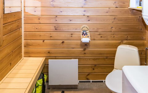 Kesäranta: Holz, Flooring, Fussboden, Möbel, Holzboden, Interior Design, Etagenbett, Zimmer, Holzbeize, Hartholz