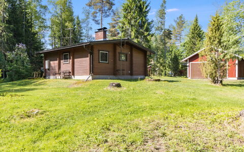 Kesäranta: Möbel, Interior Design, Flooring, Fussboden, Tabelle, Decke, Küche & Esszimmer Tisch, Beleuchtung, Stuhl, Zuhause