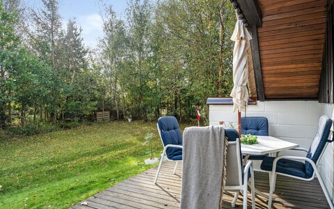 Adina - from the Sea: Möbel, Interior Design, Flooring, Fussboden, Decke, Zimmer, Stuhl, Tabelle, Wohnung, Küche & Esszimmer Tisch