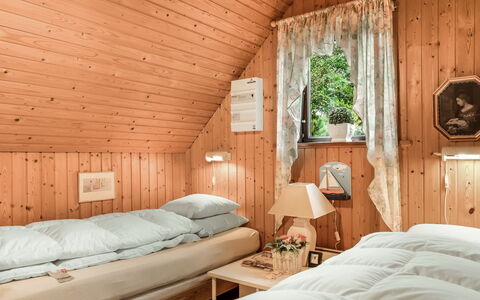 Adina - from the Sea: Möbel, Schlafzimmer, Bett, Holz, Interior Design, Bettdecke, Bedding, Zuhause, Zimmer, Fussboden