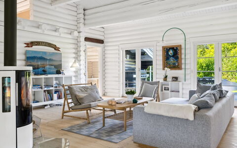 Sighfrith - 1.4Km from the Sea: Möbel, Interior Design, Flooring, Holz, Couch, Wohnzimmer, Holzboden, Fussboden, Zuhause, Zimmer