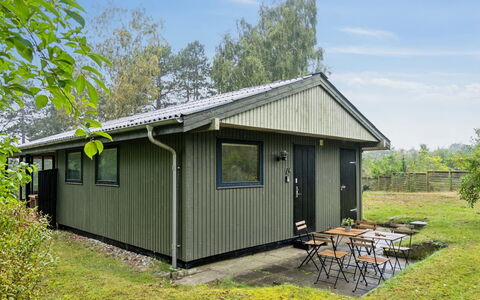 Lavrans - 1Km from the Sea: Dach, Haus, Zuhause, Hütte, Tür, Abstellgleis, Deck, Veranda, Planke, Hartholz