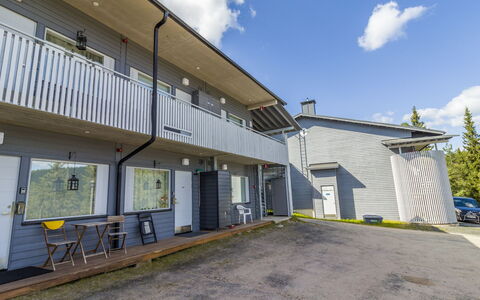 Vuosselin Helmi B21: Auffahrt, Parkplatz