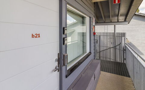 Vuosselin Helmi B21: Verbundwerkstoff, Wohnung, Abstellgleis, Metall, Beton, Daylighting, Aluminium, Home Door