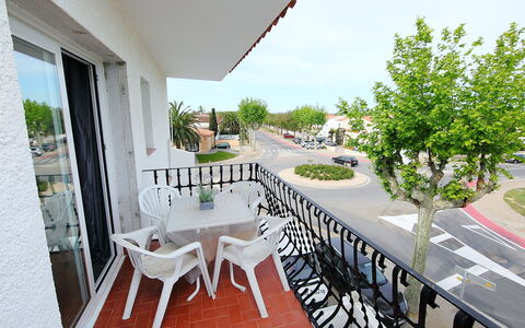 Empuriabrava 218: Eigentum, Gebäude, Grundeigentum, Haus, Zimmer, Balkon, Wohnung, Wohngebiet, Interior Design, Zuhause