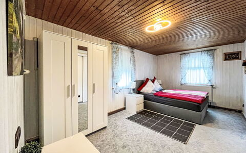 Adenau 385: Gebäude, Eigentum, Möbel, Komfort, Holz, Haus, Interior Design, Bettrahmen, Fussboden, Flooring