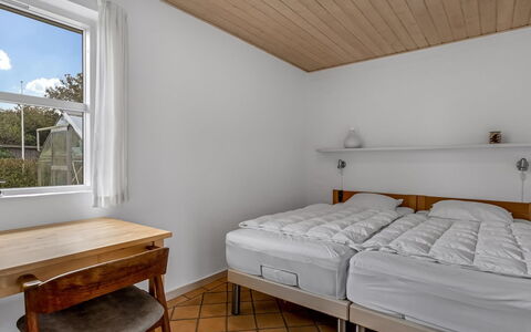 Kalli - 100M from the Sea: Interior Design, Wand, Flooring, Möbel, Fussboden, Holz, Decke, Bett, Schlafzimmer, Beleuchtung
