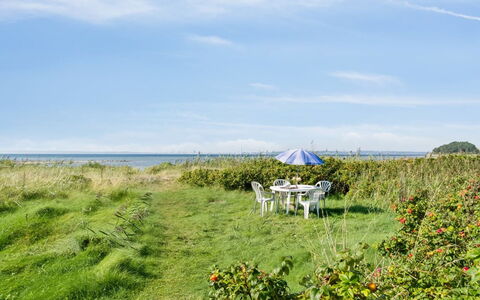 Joella - 75M from the Sea: Dach, Haus, Zuhause, Hütte, Abstellgleis, Estate, Auffahrt, Gartenbauten, Garten, Schuppen