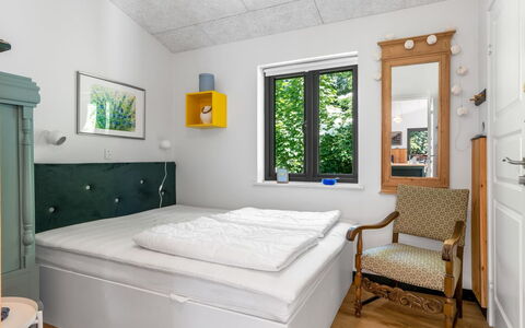 Duco - 780M from the Sea: Möbel, Interior Design, Bett, Schlafzimmer, Wand, Flooring, Holz, Fussboden, Decke, Bedding