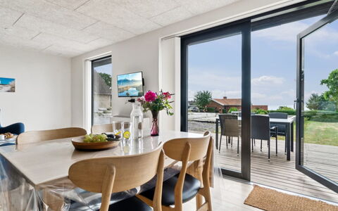 Rico - 50M from the Sea: Möbel, Flooring, Fussboden, Küche & Esszimmer Tisch, Stuhl, Decke, Hartholz, Esszimmer, Design, Holzbeize