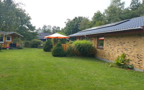 Kasper - 700M from the Sea: Dach, Haus, Zuhause, Hütte, Abstellgleis, Estate, Auffahrt, Gartenbauten, Garten, Schuppen
