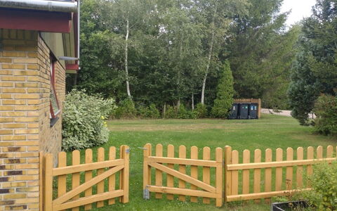 Kasper - 700M from the Sea: Dach, Haus, Zuhause, Hütte, Abstellgleis, Estate, Auffahrt, Gartenbauten, Garten, Schuppen