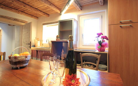 Baita Tersilia Mountain And Lake, Veneto: Möbel, Interior Design, Flooring, Holz, Fussboden, Decke, Küche & Esszimmer Tisch, Esszimmer, Tabelle, Stuhl