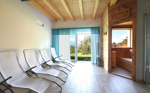 Baita Tersilia Mountain And Lake, Veneto: Möbel, Eigentum, Gebäude, Pflanze, Fenster, Holz, Stuhl, Interior Design, Fussboden, Flooring