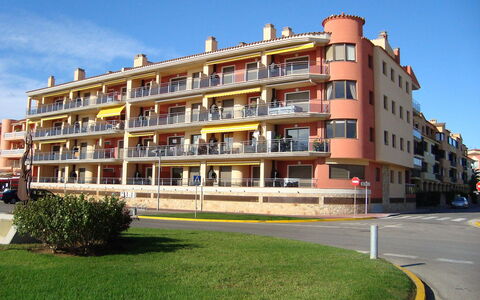 Edificio Blaucel: Gebäude, Wohngebiet, Eigentum, Wohnung, Mischnutzung, Die Architektur, Eigentumswohnung, Menschliche Siedlung, Grundeigentum, Nachbarschaft