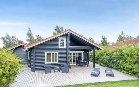 Salmina - 900M from the Sea: Dach, Haus, Grundstueck, Zuhause, Hütte, Estate, Gartenbauten, Schatten, Blockhaus, Landscaping