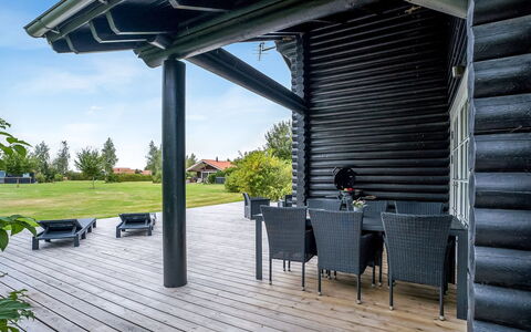Salmina - 900M from the Sea: Dach, Haus, Grundstueck, Zuhause, Hütte, Estate, Gartenbauten, Schatten, Blockhaus, Landscaping
