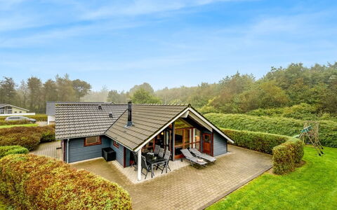 Sarah: Möbel, Interior Design, Flooring, Fussboden, Decke, Zimmer, Stuhl, Tabelle, Wohnung, Küche & Esszimmer Tisch