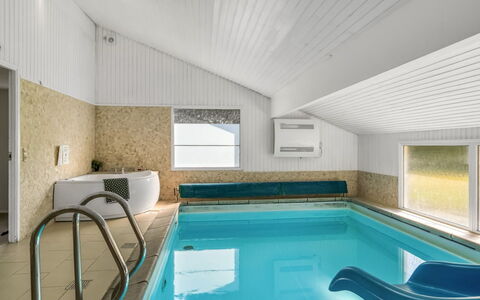 Arild - 900M from the Sea: Möbel, Interior Design, Stuhl, Flooring, Tabelle, Resort, Fussboden, Decke, Zimmer, Eco Hotel