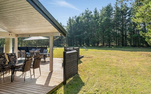 Arild - 900M from the Sea: Möbel, Interior Design, Stuhl, Flooring, Tabelle, Resort, Fussboden, Decke, Zimmer, Eco Hotel