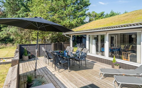 Arild - 900M from the Sea: Möbel, Interior Design, Stuhl, Flooring, Tabelle, Resort, Fussboden, Decke, Zimmer, Eco Hotel