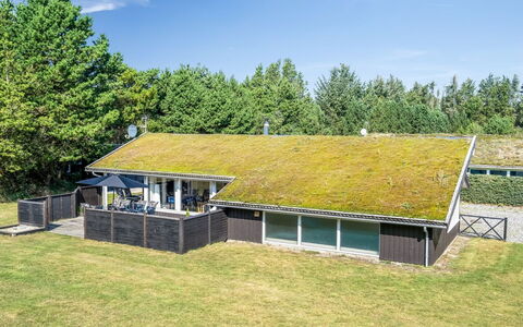 Arild - 900M from the Sea: Möbel, Interior Design, Stuhl, Flooring, Tabelle, Resort, Fussboden, Decke, Zimmer, Eco Hotel